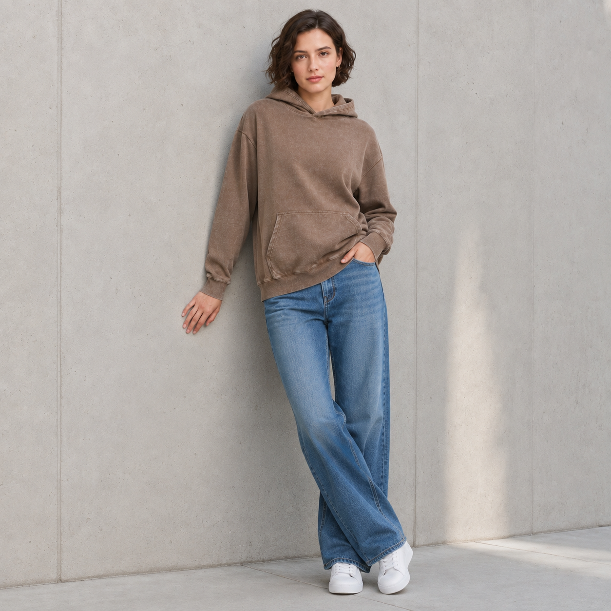 Vintage-wash distressed hooded sweatshirt—a versatile, relaxed-fit casual jacket with a laid-back, dropped-shoulder style.