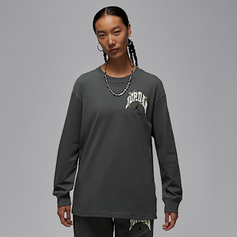 Nike Women's Oversized Graphic Long Sleeve T-Shirt HV0449-0681:1