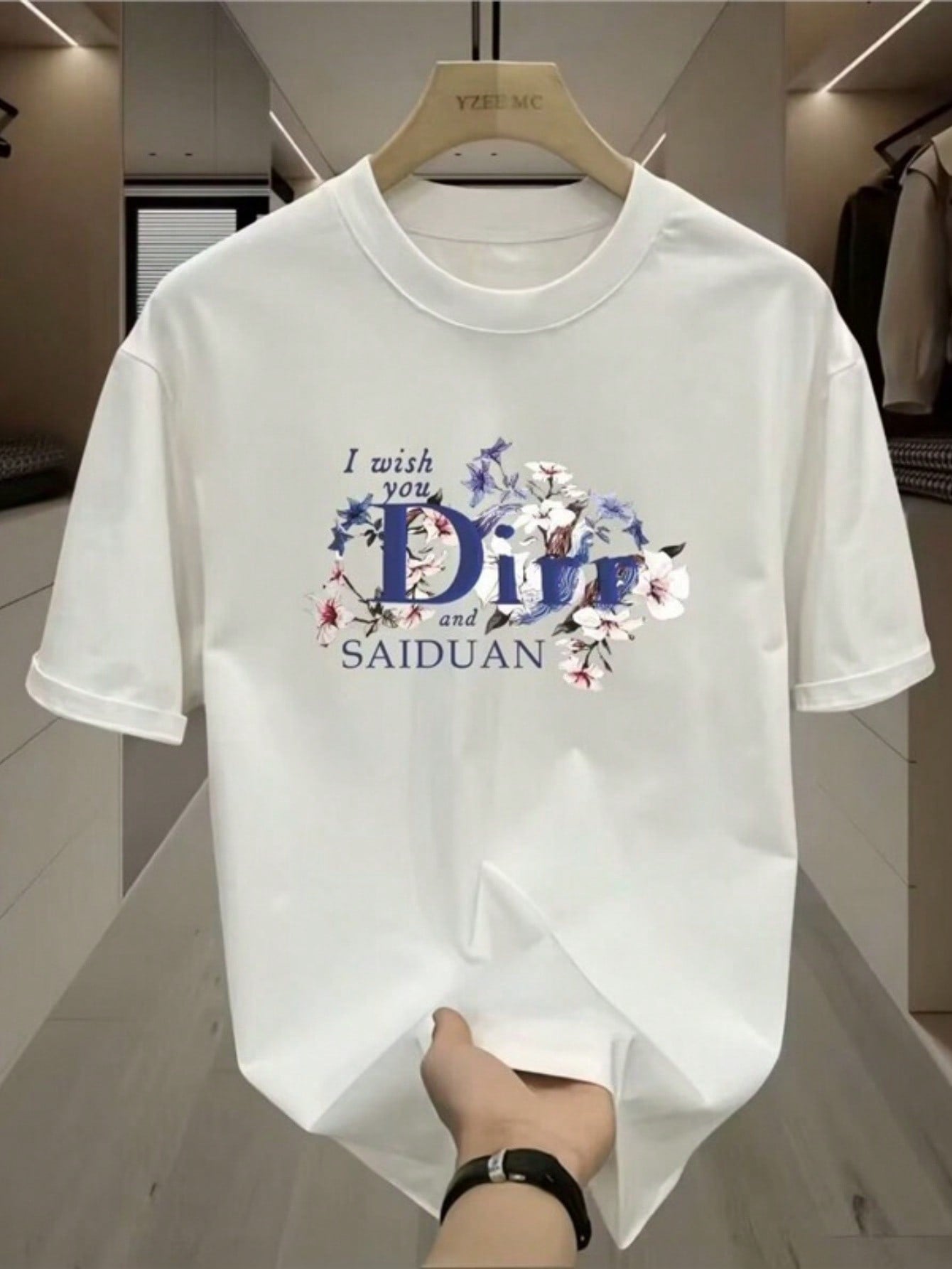 DiorSS LeeS Modern Elegant And Timeless Classic USA T-Shirt-GucciS/LeeS