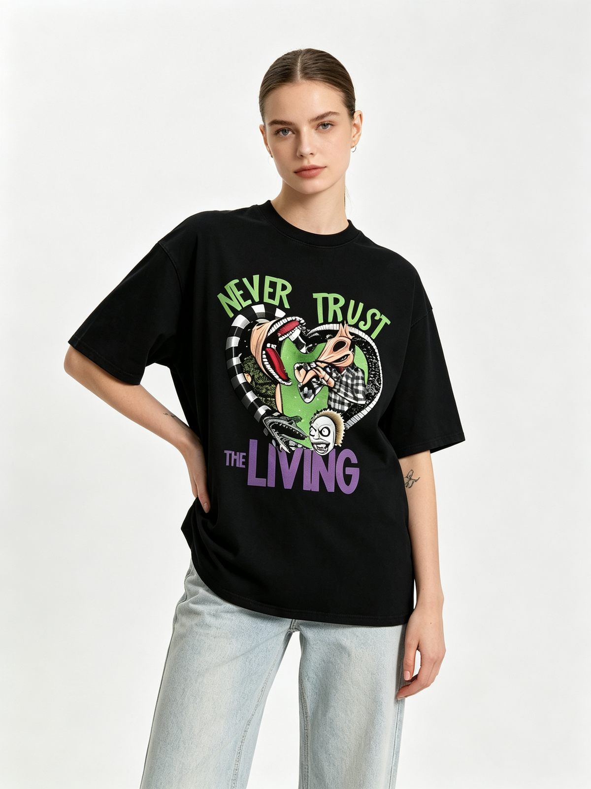 Washed-finish pure cotton short-sleeve T-shirt featuring a spooky "Beetlejuice" cartoon print; American vintage-style, loose, oversized, trendy Halloween tee.