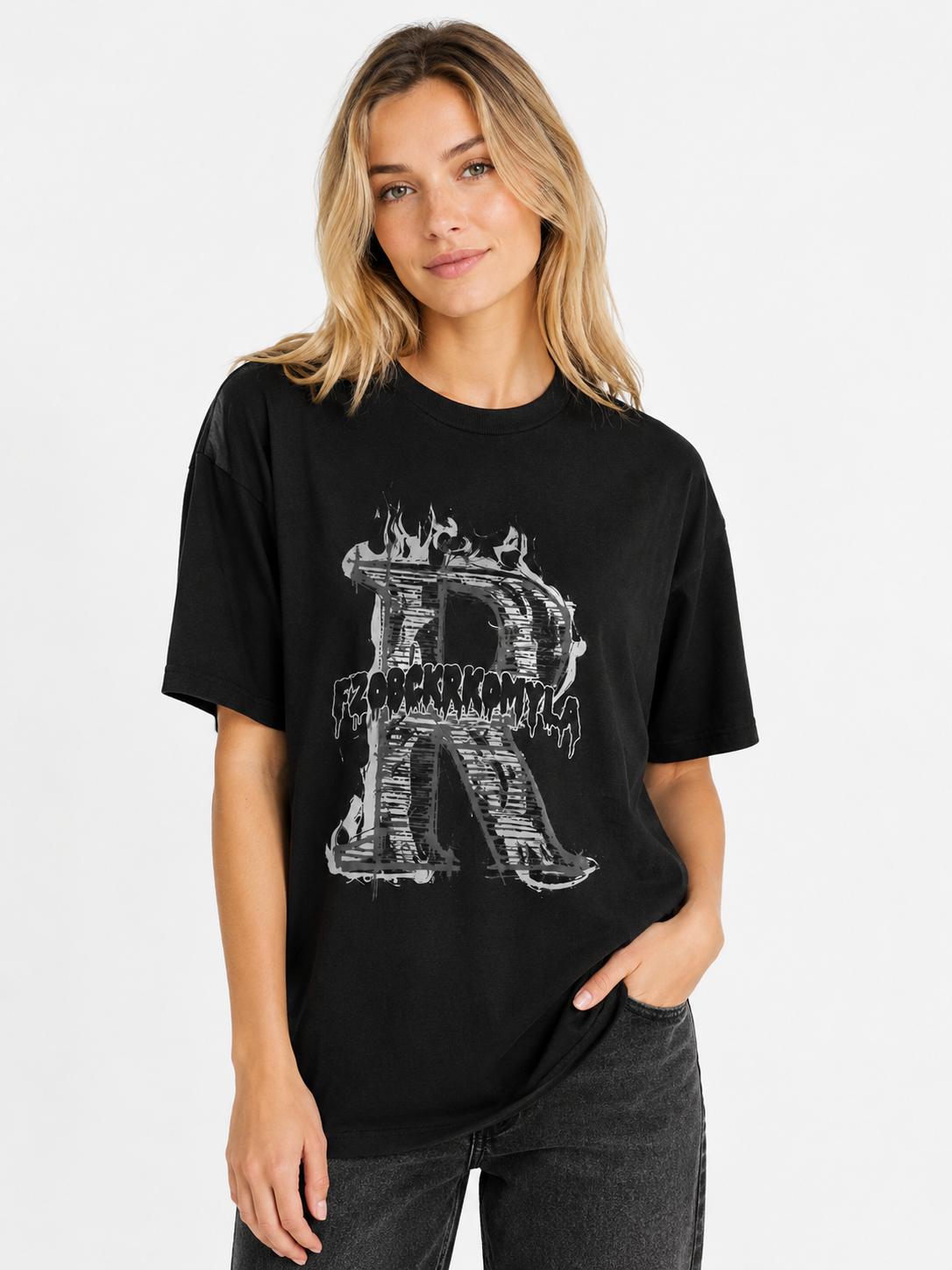 American High-Street Style Flame "R" Print Cotton Short-Sleeve T-Shirt – Distressed, Oversized, Heavyweight Streetwear Top for Women