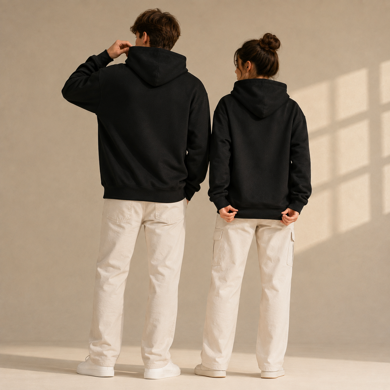 Unisex heavyweight hooded sweatshirt; breathable cotton blend; casual top suitable for couples.