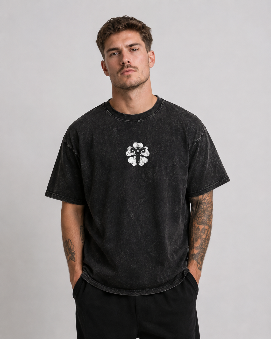 Black four-leaf clover night view double-sided printed washed distressed short-sleeved T-shirt, American heavyweight pure cotton, oversized retro anime style, unisex trendy T-shirt.