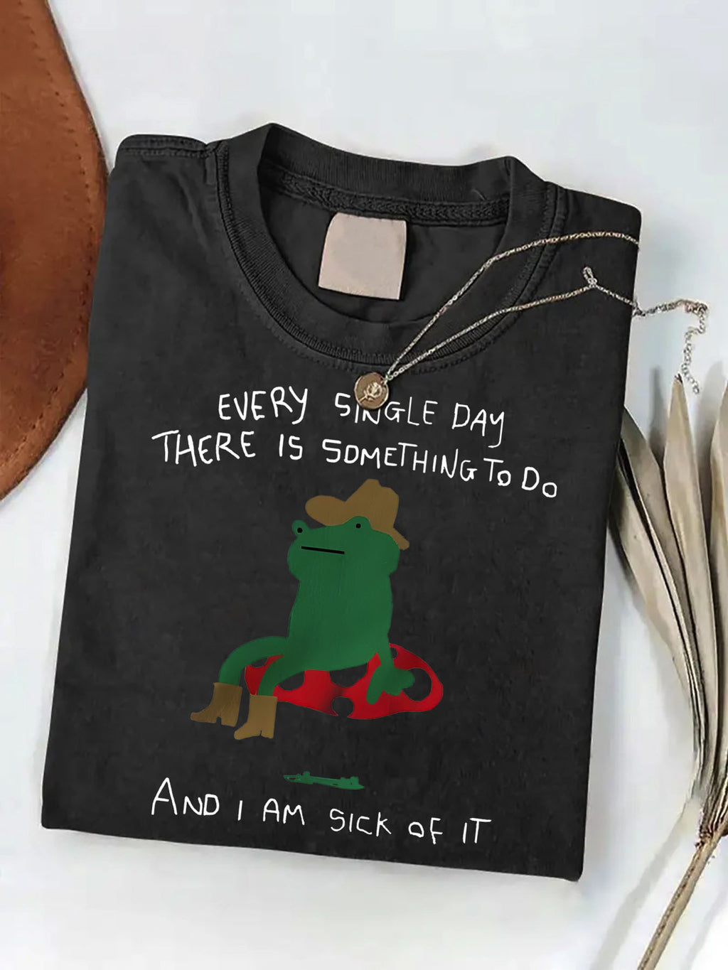 Men'S 230g Heavyweight Washed T-Shirt with Retro Frog Graphic & "Do Something" Slogan - Funny "I'm Sick of It" Casual Summer Tee for Beach, Gym, Outdoor Activities - Machine Washable Round Neck Top with Green Frog Design - All-Season Fit Holiday Gif
