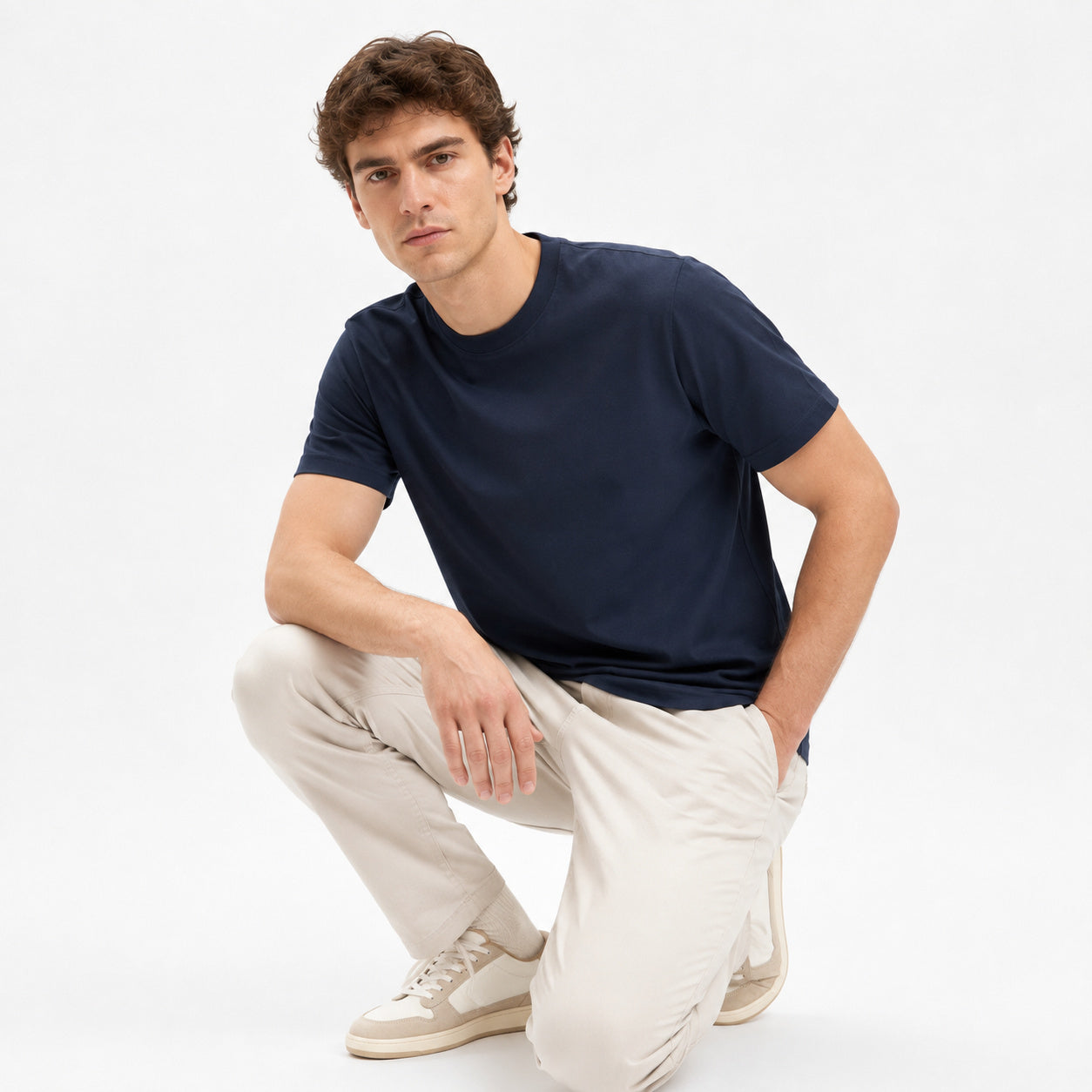 Men's Navy Pure Cotton Crew-Neck Short-Sleeve T-Shirt — A durable, timeless staple.