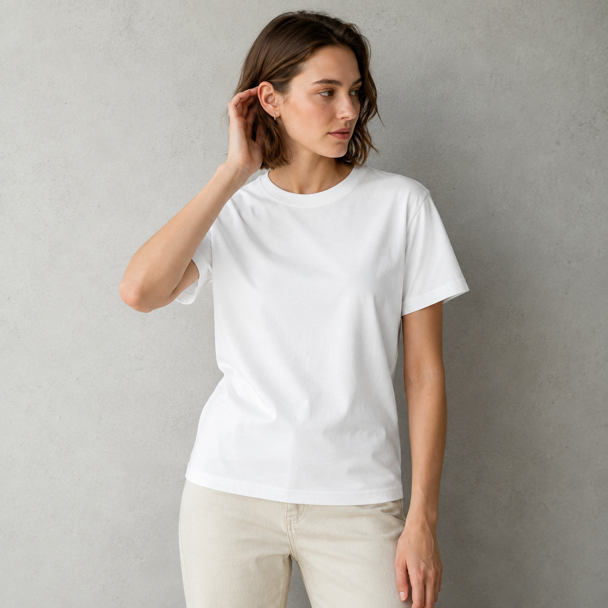 Women's Organic Colored Cotton Short-Sleeve Tee – Soft-Touch, Minimalist Crew Neck, Slim Fit; A Versatile Basic for Work and Daily Wear.