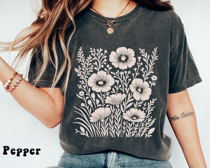 Washed T-shirt Retro Embossed T-shirt, Plant Flower T-shirt, Bohemian Cottage T-shirt, Minimalist Flower T-shirt, Gift for Gardeners