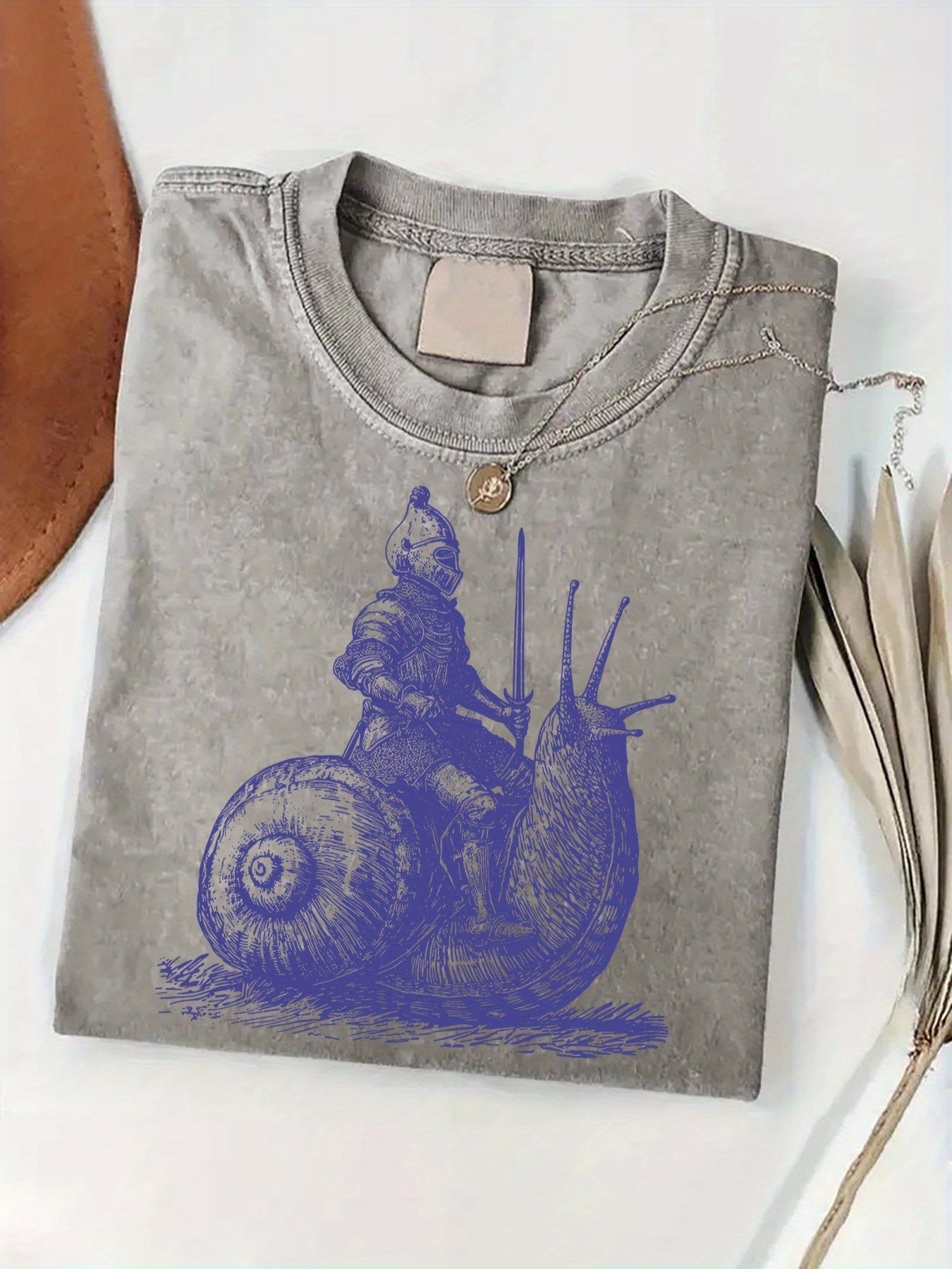 Men'S 230g Washed Retro Snail and Fork Pattern Print T-Shirt | Summer Casual Short Sleeve Round Neck Top, Suitable for Beach Parties and Outdoor Activities, Machine Washable, Essential Beach Item | Festive Outfits | Durable Casual Wear