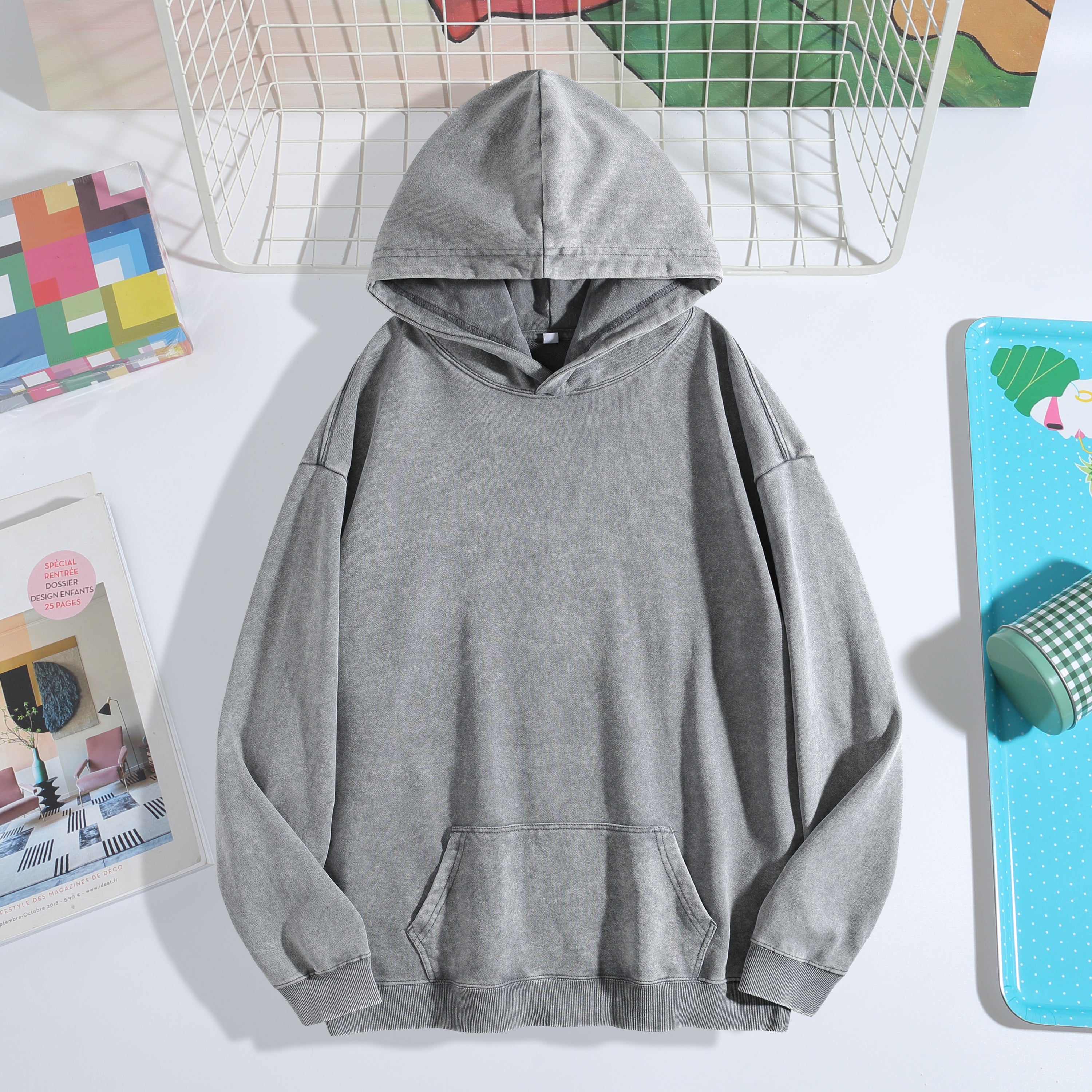 Vintage-wash distressed hooded sweatshirt—a versatile, relaxed-fit casual jacket with a laid-back, dropped-shoulder style.