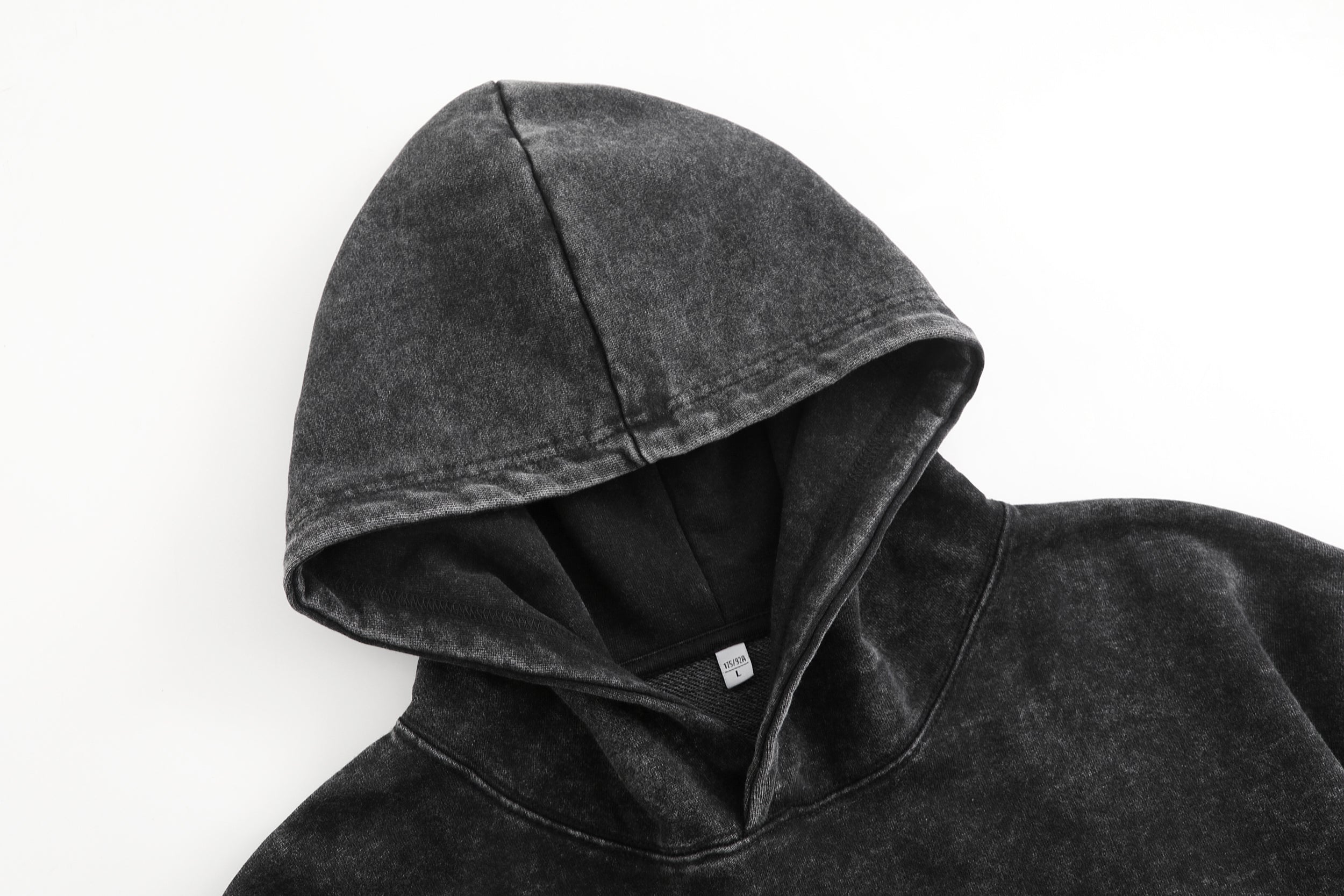 Vintage-wash distressed hooded sweatshirt—a versatile, relaxed-fit casual jacket with a laid-back, dropped-shoulder style.