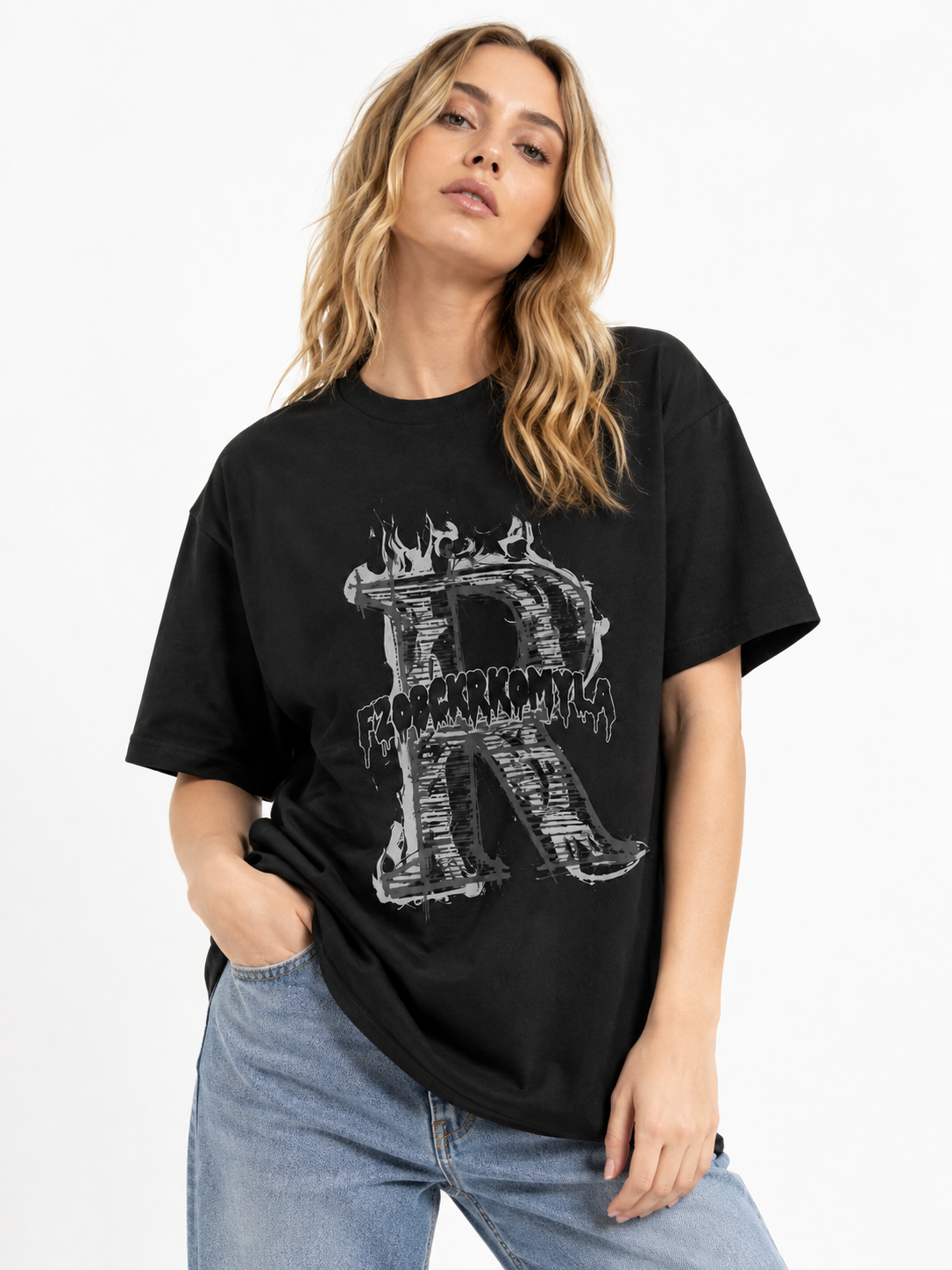 American High-Street Style Flame "R" Print Cotton Short-Sleeve T-Shirt – Distressed, Oversized, Heavyweight Streetwear Top for Women