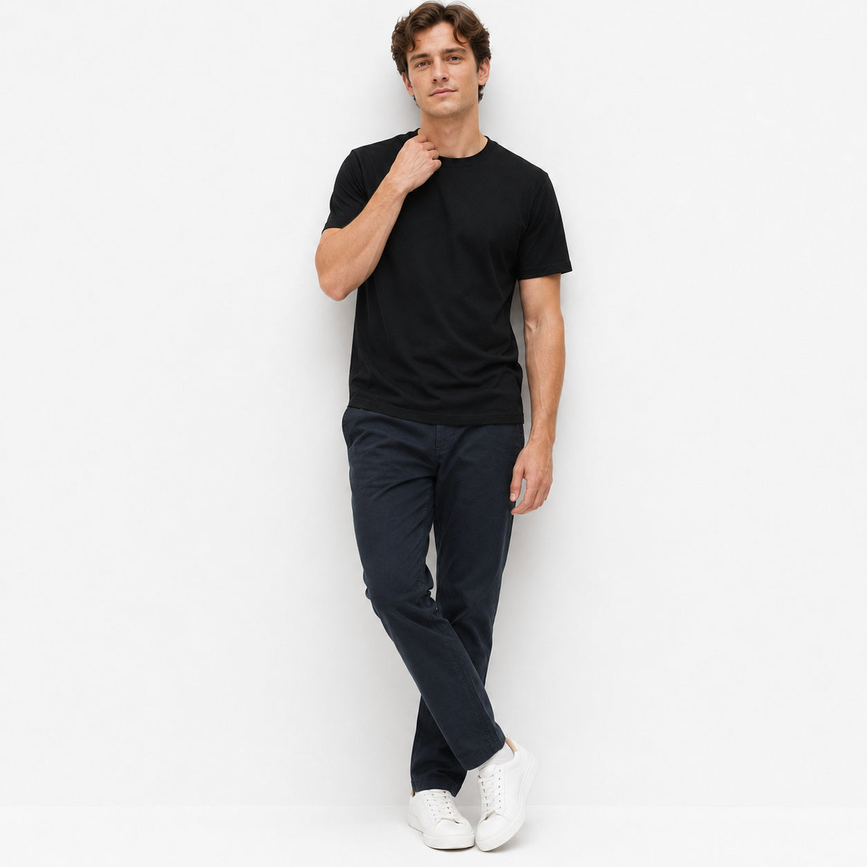 Men's black pure cotton crew-neck T-shirt—a versatile wardrobe essential.