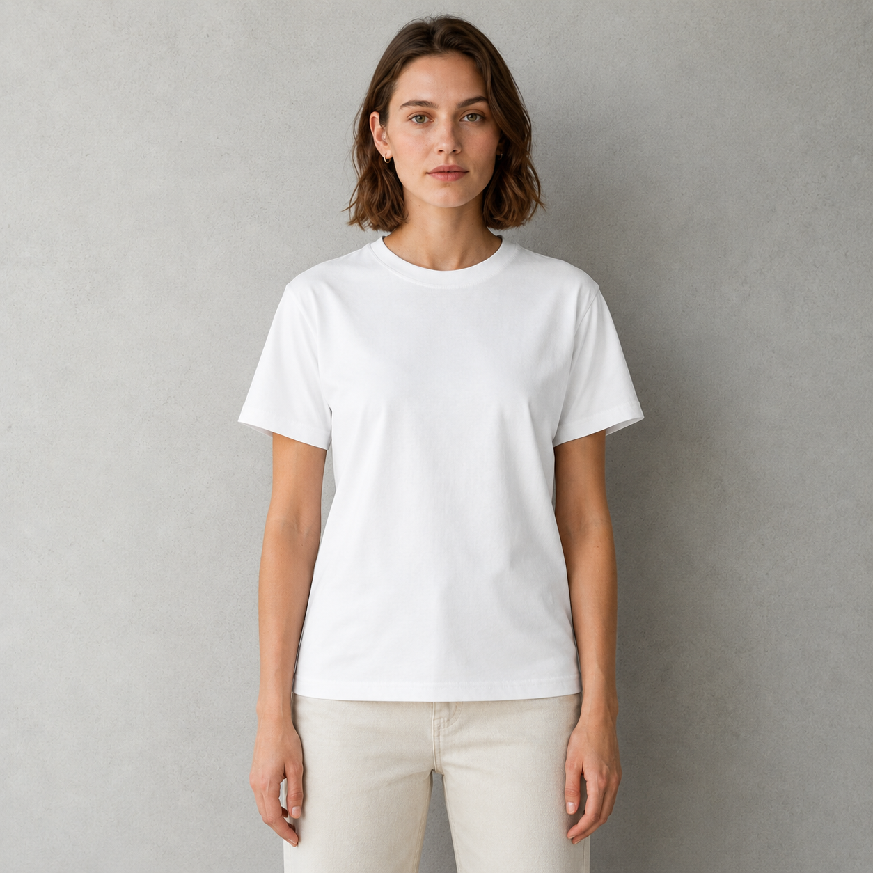 Women's Organic Colored Cotton Short-Sleeve Tee – Soft-Touch, Minimalist Crew Neck, Slim Fit; A Versatile Basic for Work and Daily Wear.