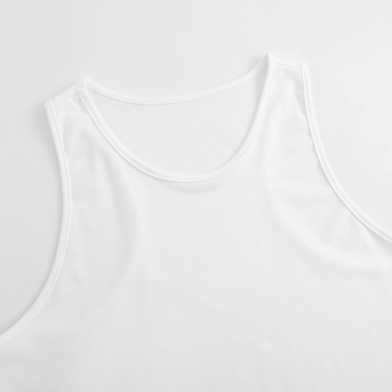 Classic Minimalist Women's Sleeveless Tank Top – Pure Cotton, Skin-Friendly Crew Neck – Versatile Casual Top for Layering or Solo Wear